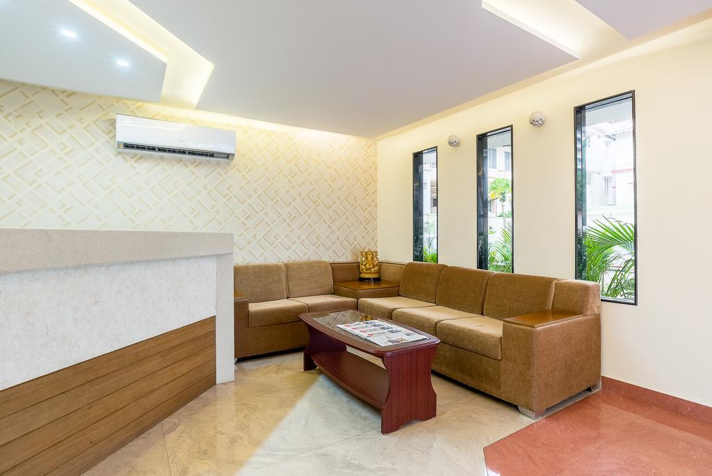 Treebo Pappilon Palace - Pvs Circle มังคาลอร์ ภายนอก รูปภาพ